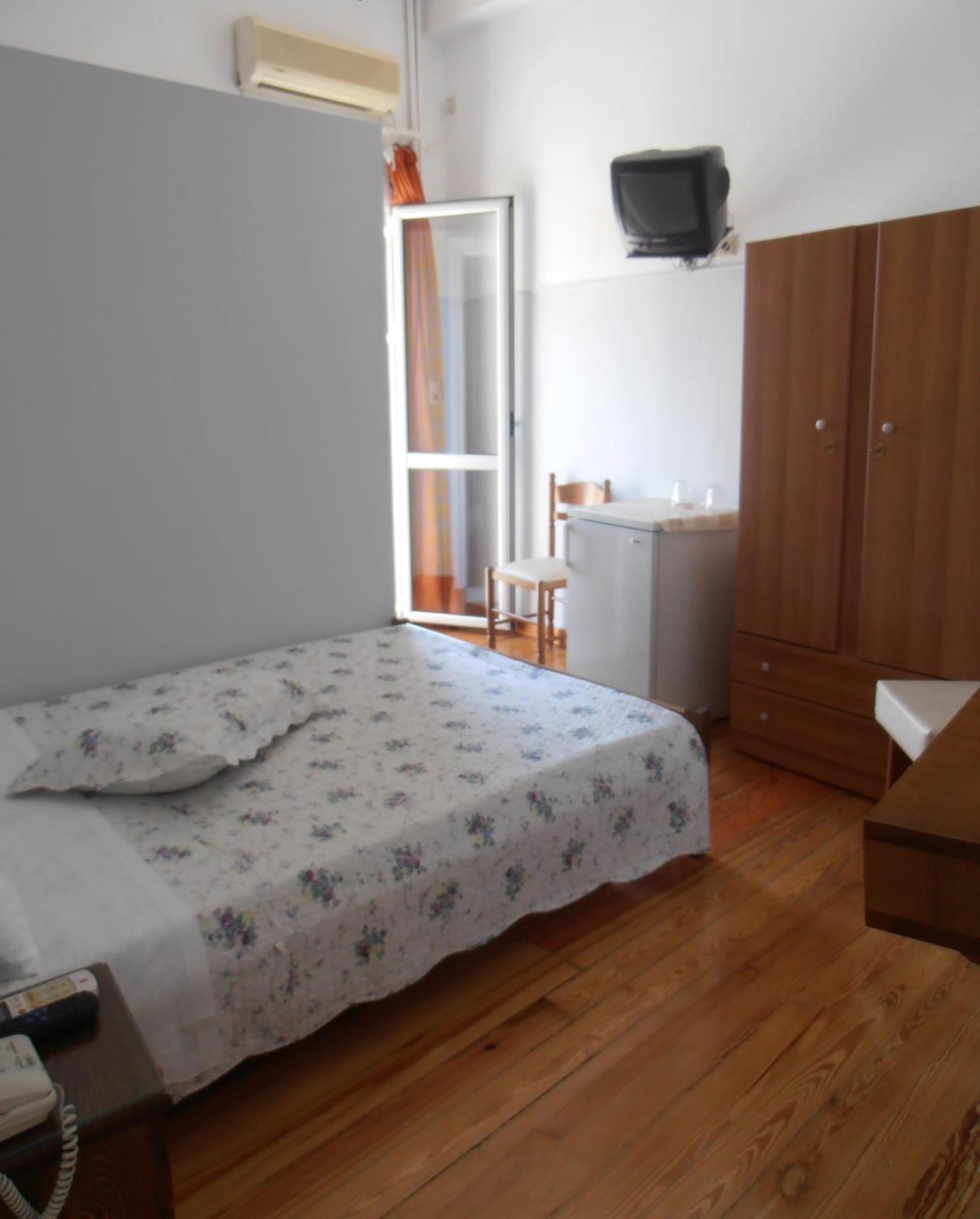 Hotel Bretagne Loutraki  Luaran gambar